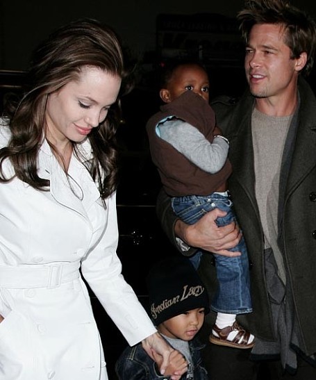 Анджелина Джоли усыновила проблемного ребенка