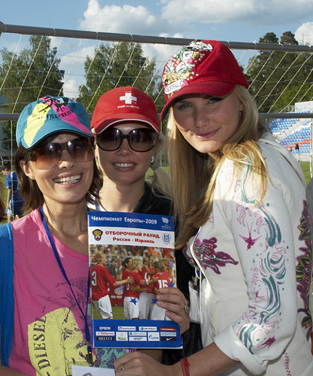 Оксана Робски пригласила ОК! на футбольный матч