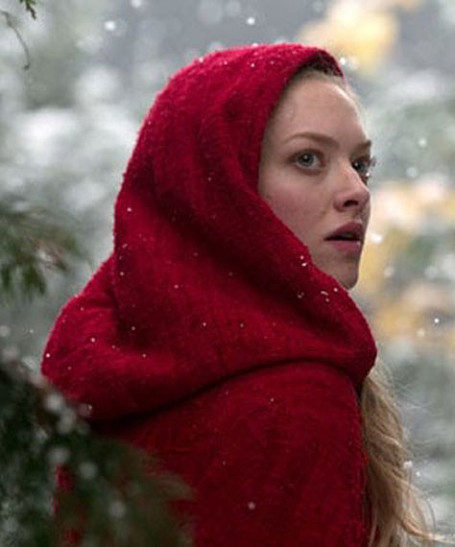Аманда Сейфрид стала Красной Шапочкой (ВИДЕО)