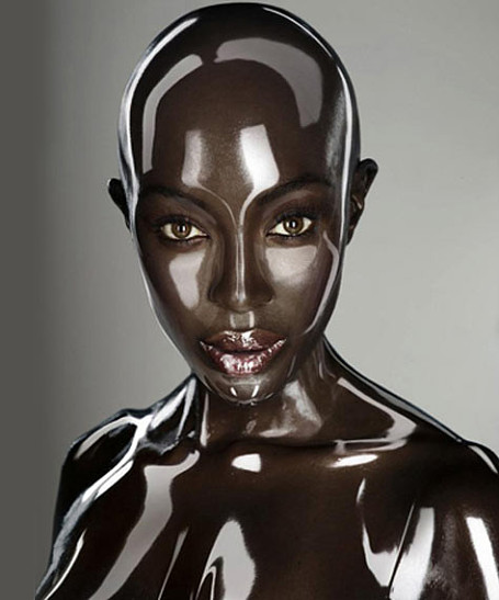 Лысая Наоми Кэмпбелл