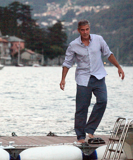 Джордж Клуни приглашает друзей