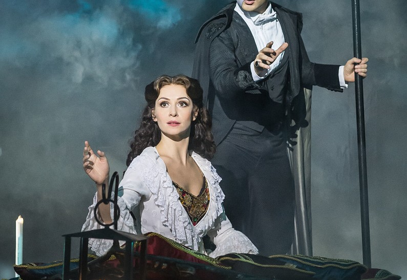 Премьера мюзикла «Призрак Оперы»