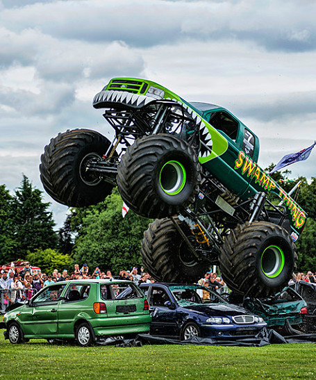 Монстры в «Олимпийском»!