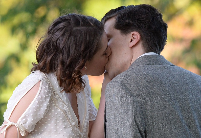 Кристен Стюарт и Джесси Айзенберг на съемках фильма Вуди Аллена