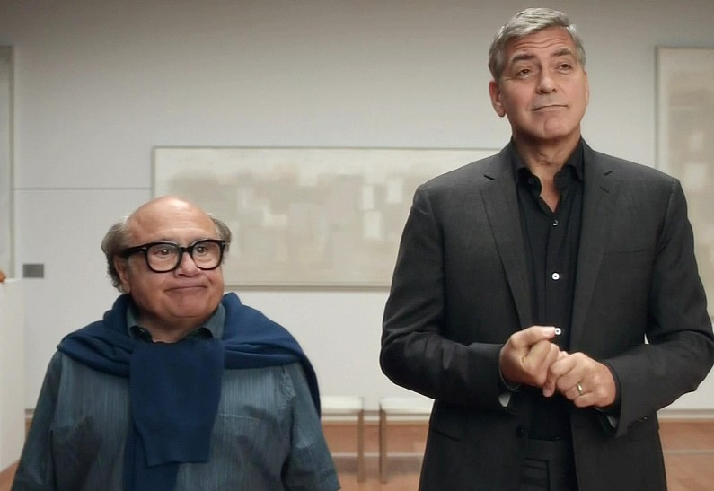 Джордж Клуни учит Дэнни Де Вито жить на полную катушку