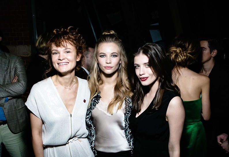 Светлана Устинова, Даша Чаруша и другие на премьере фильма Романа Волобуева «Холодный фронт»