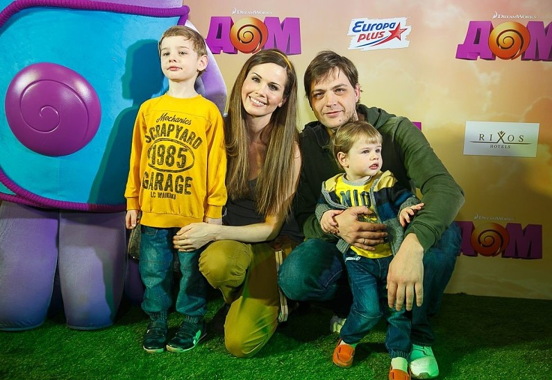 Звезды и их дети на премьере мультфильма «Дом»