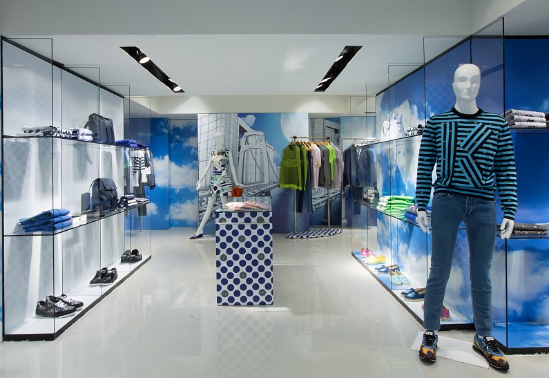 В глазах рябит: обновленный бутик Kenzo в ГУМе