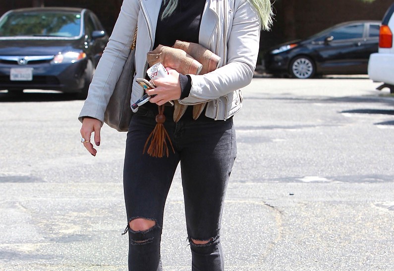 Хилари Дафф знакомится с мужчинами в социальных сетях