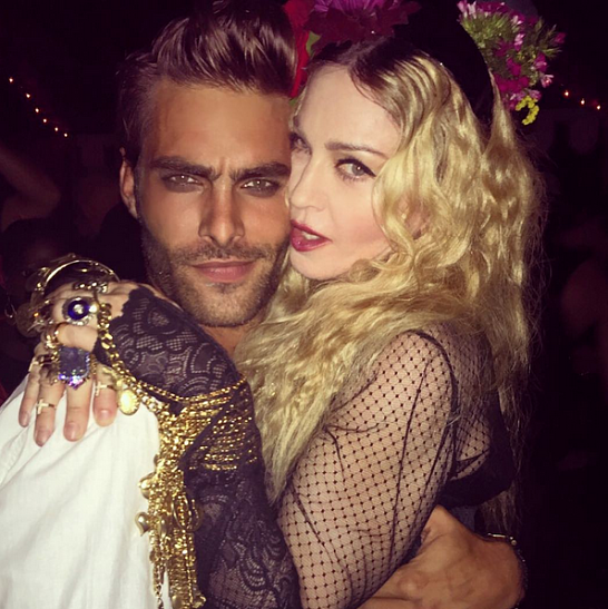 Мадонна отметила 57-летие цыганской вечеринкой