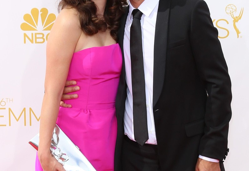 Зои Дешанель родила дочь и тайно вышла замуж