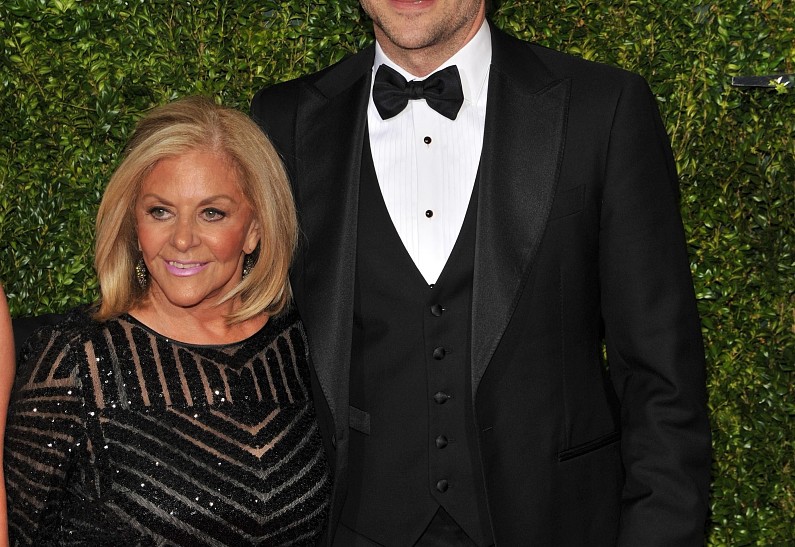 Брэдли Купер познакомил Ирину Шейк со своей мамой (фото)