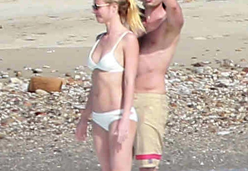 Гвинет Пэлтроу отдыхает с новым любовником (фото)