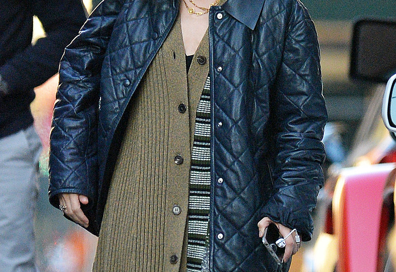 Мода, что ты делаешь: странный уличный стиль Эшли Олсен