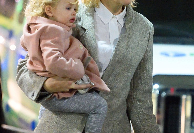 Кейт Бланшетт с подросшей дочерью прилетела в Нью-Йорк