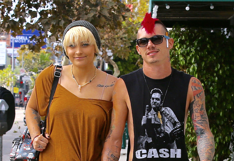 Ах, любовь: 18-летняя дочь Майкла Джексона не скрывает своих чувств к бойфренду-неформалу (ФОТО)