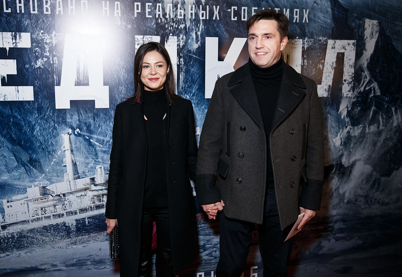 Не скрывая чувств: Елена Лядова и Владимир Вдовиченков на премьере фильма «Ледокол» (ФОТО)