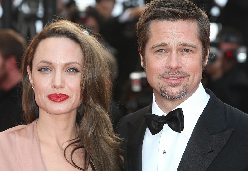 Личный стилист Анджелины Джоли рассказал, почему она разводится с Брэдом Питтом