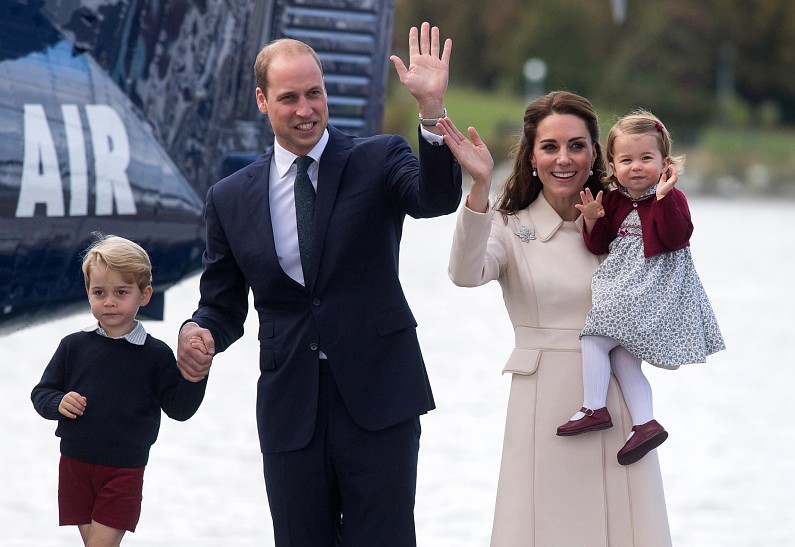 Кейт Миддлтон и принц Уильям с детьми покинули Канаду