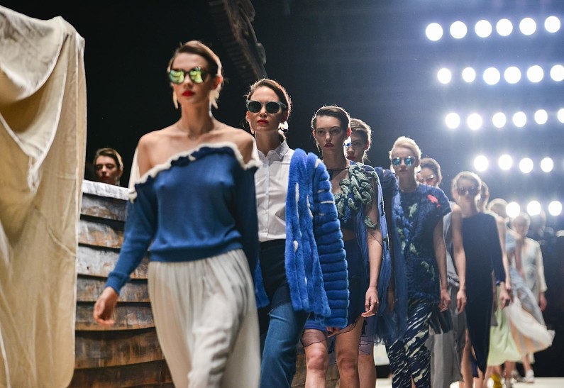 Показы, семинары, фестиваль и другие события в программе Mercedes-Benz Fashion Week Russia