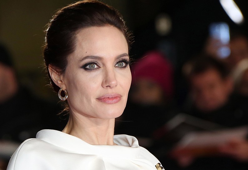 СМИ: Анджелина Джоли завела отношения с женатым мужчиной