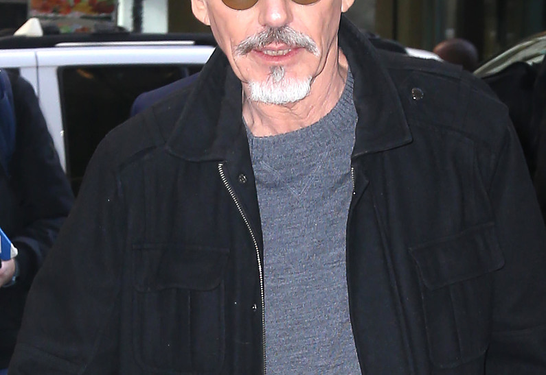 Бывший муж Анджелины Джоли хочет сыграть в одном фильме с Брэдом Питтом