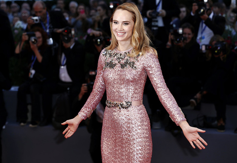 Модель Сьюки Уотерхаус представила свой первый сингл