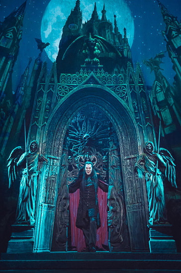 Стартуют экскурсии за кулисы мюзикла «Бал вампиров»