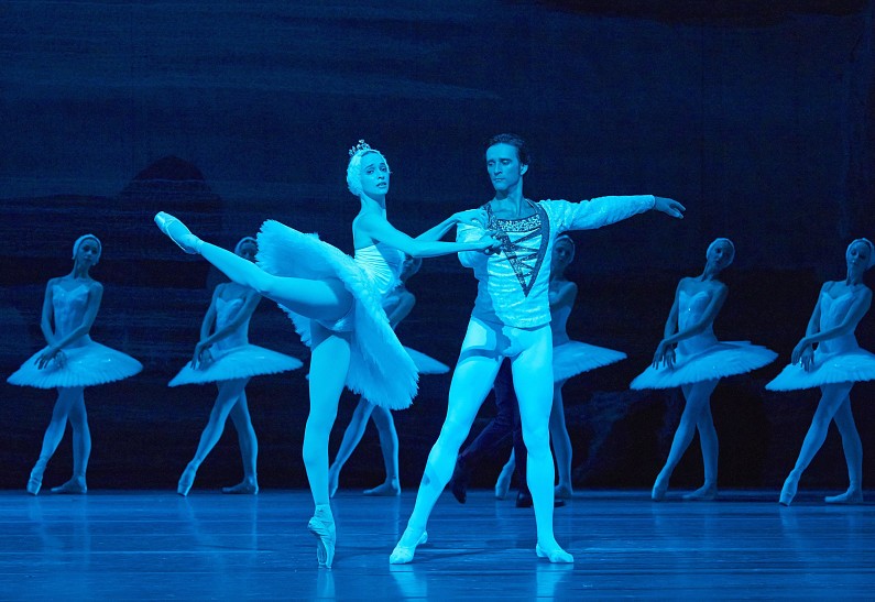 Большой театр вернет деньги не попавшим на «Лебединое озеро» зрителям