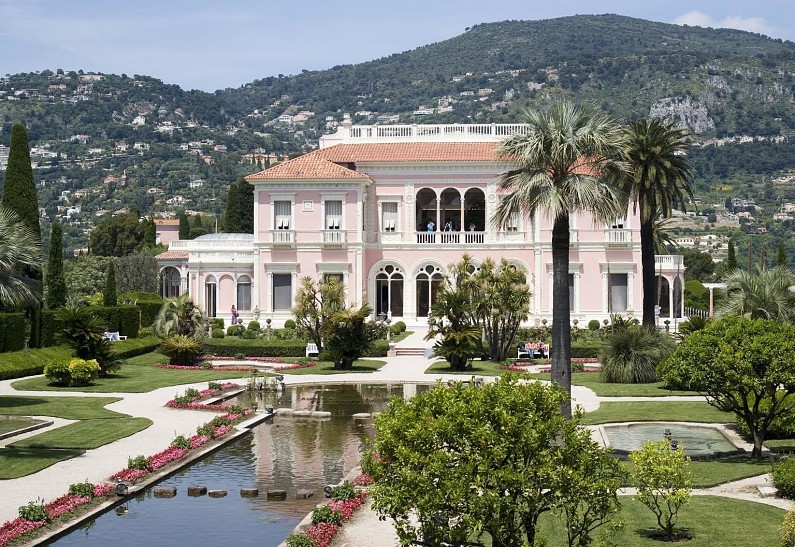 В теплой компании