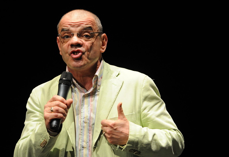 Константина Райкина экстренно прооперировали в Тобольске