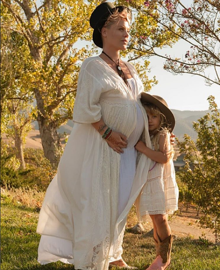 Пинк во второй раз стала мамой