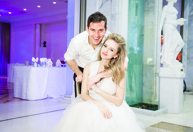 Милана и Александр Кержаковы собрали звездных гостей на аукционе фонда «Звёзды детям»