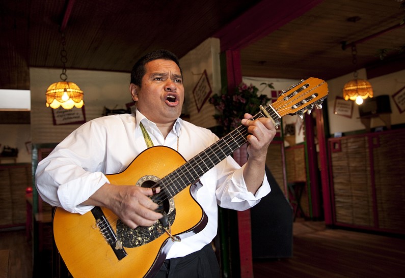 Фестиваль «Виртуозы гитары» соберет лучших гитаристов мира в Москве