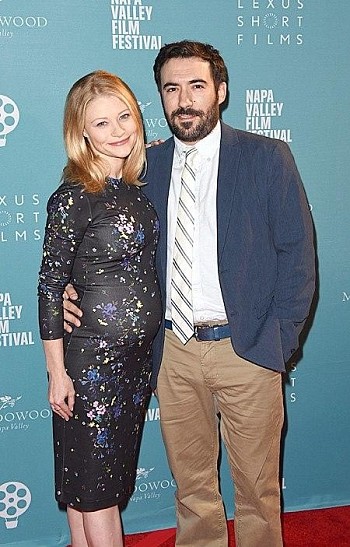 Звезда сериала «Остаться в живых» Эмили де Рэвин впервые стала мамой