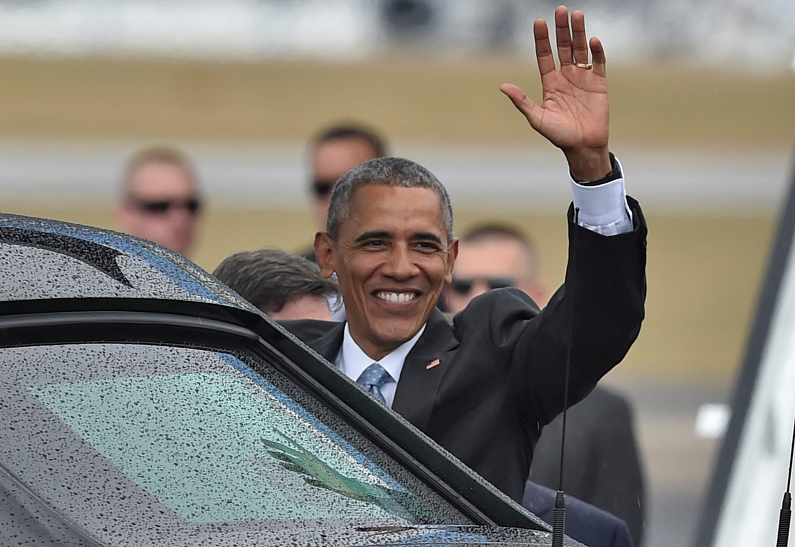 Барак Обама с семьей прилетел на Кубу