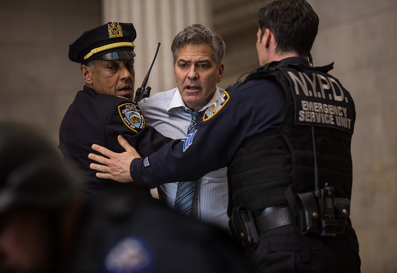 Новые кадры из фильма «Финансовый монстр» с Джорджем Клуни и Джулией Робертс