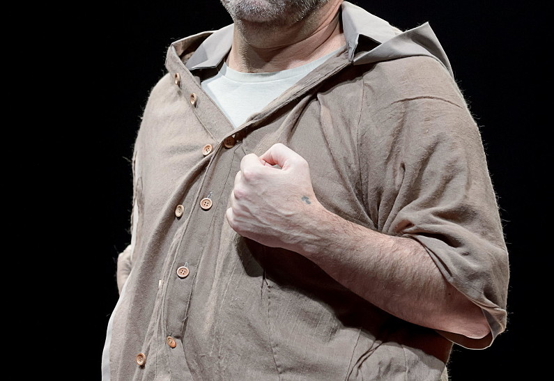 Гришковец выгнал со спектакля уснувшего зрителя