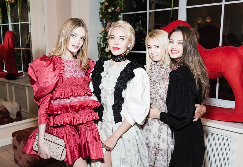 Ксения Собчак, Наталья Водянова и другие звезды на открытии кутюрного бутика Ulyana Sergeenko