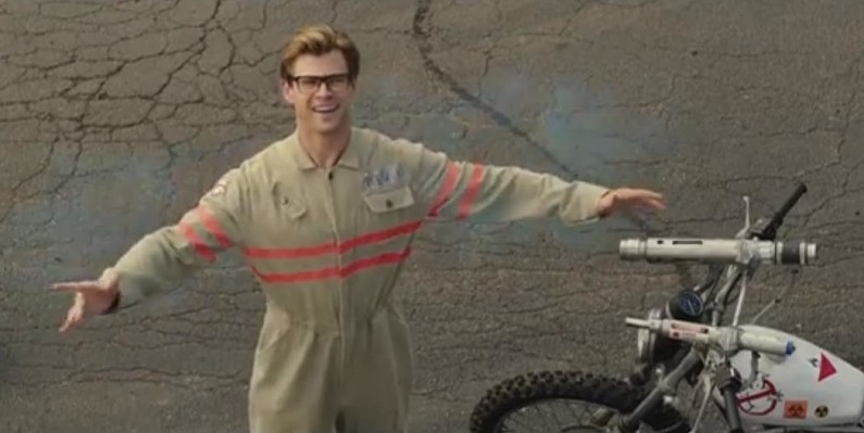 Крис Хемсворт в новом трейлере «Охотников за привидениями»