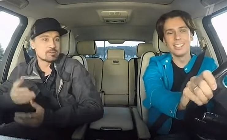 Дима Билан и Максим Галкин перепели популярные хиты в автомобильном караоке