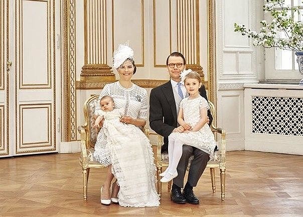 Крещение наследника: официальные фотографии с праздника шведского дворца