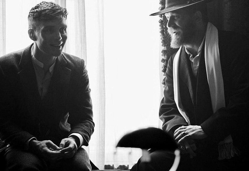 Том Харди и Киллиан Мёрфи в новых кадрах сериала «Острые козырьки»