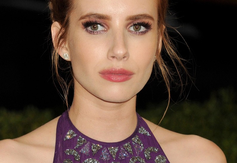 Эмма Робертс замечена в объятиях нового ухажера