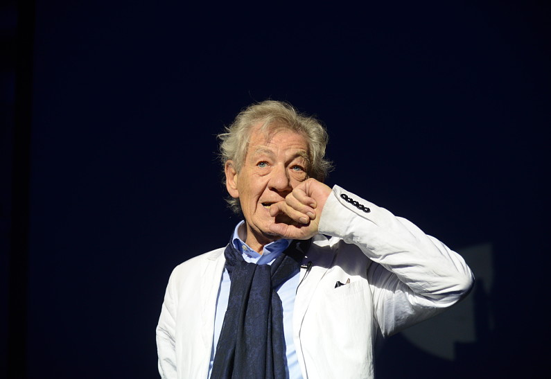 Иэн Маккеллен открыл в Москве фестиваль «Шекспир в летнюю ночь»