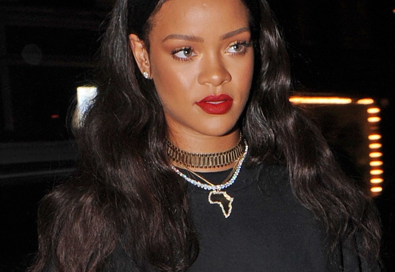 Рианна перестала собирать стадионы