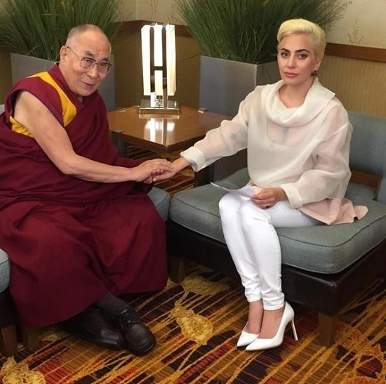 Леди Гага встретилась с далай-ламой