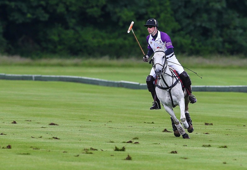 Принц Уильям принял участие в благотворительном матче