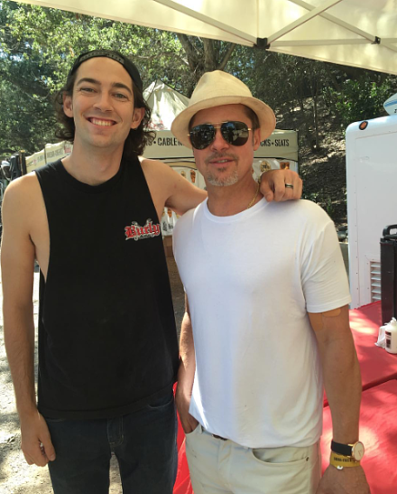 Нестареющий Брэд Питт удивил поклонников на выставке мототехники (ФОТО)