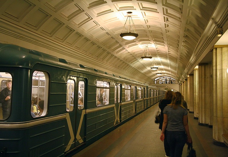 Турникеты в московском метро оборудуют системой оплаты PayPass